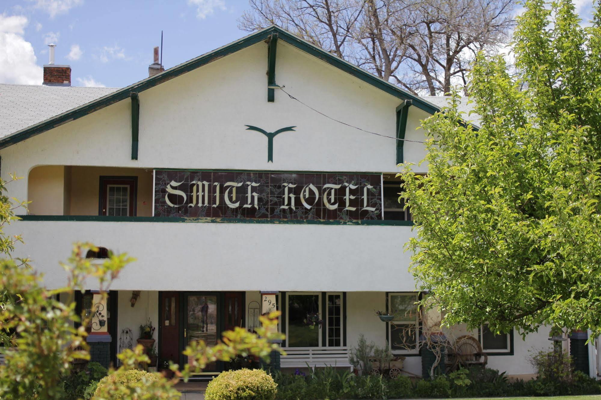 Historic Smith Hotel B&B Глендейл Екстериор снимка