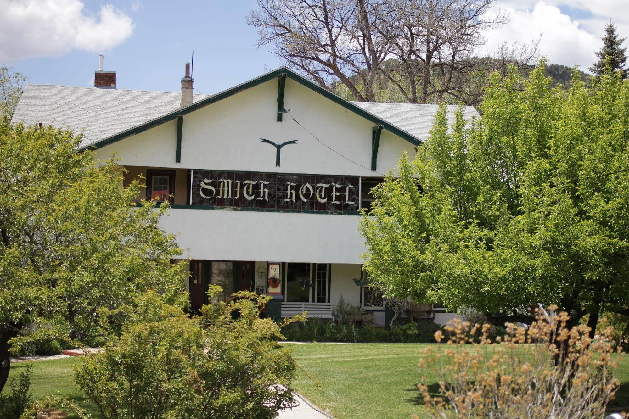 Historic Smith Hotel B&B Глендейл Екстериор снимка