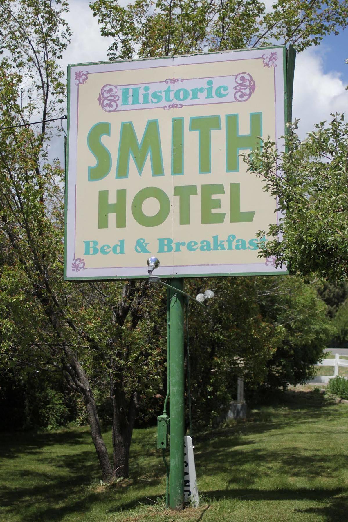 Historic Smith Hotel B&B Глендейл Екстериор снимка